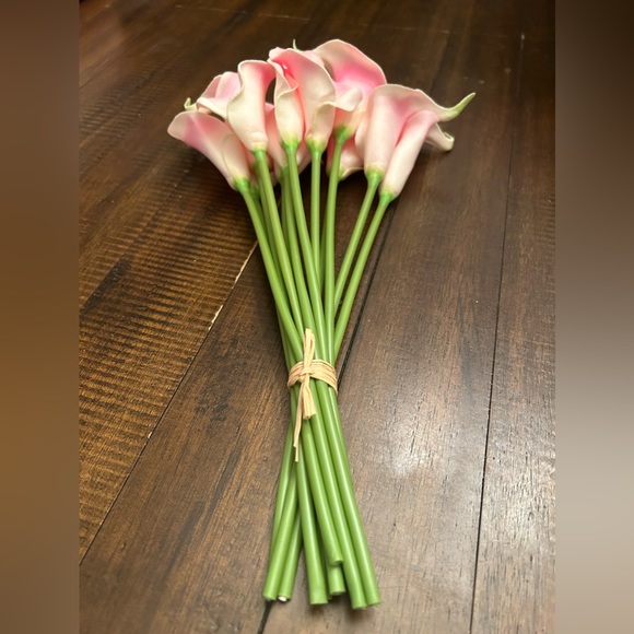 Bunch of pink Lillies - Picture 3 of 5